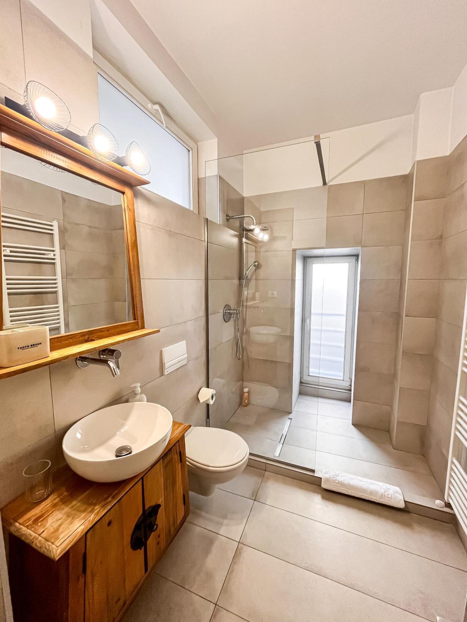 Times Square - Boutique Old Town Apartment *